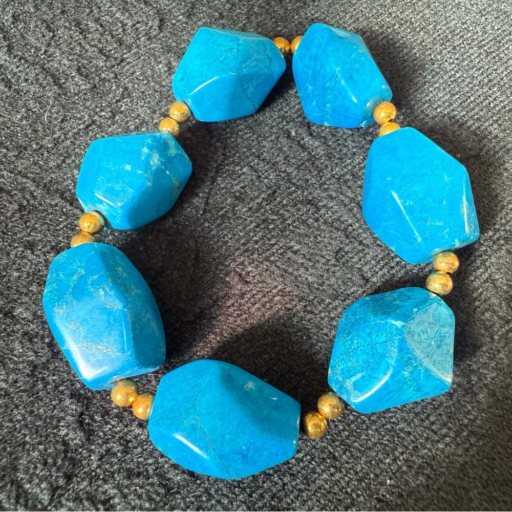 Blue beaded bracelet